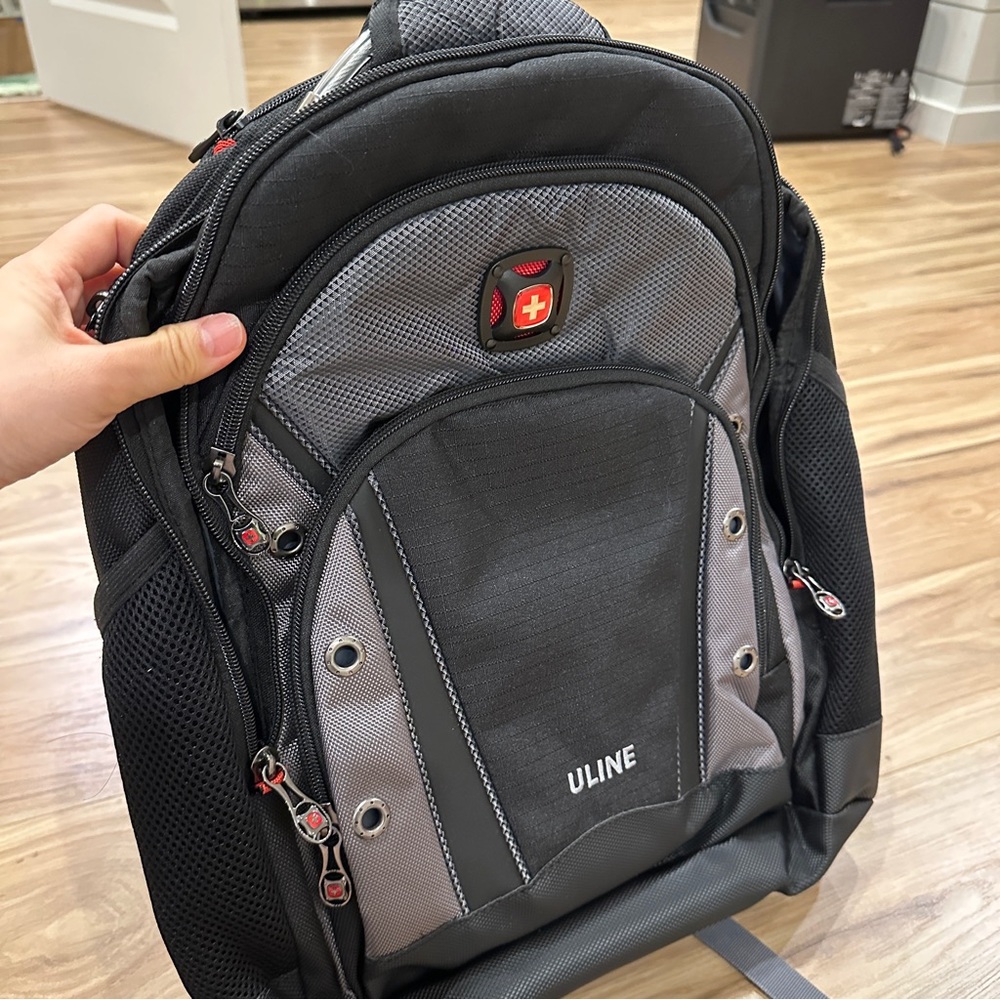 SWISS GEAR Wenger Synergy 16 inch Laptop Backpack - Black/Gray